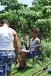 pesca circa meandri in orale divertente per due latino ragazzi