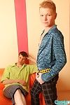 Duo chicos introducir Caliente pelirroja twink a placeres de gay Sexo