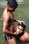 hunky ethnische gay Jungen Mit schlampig nass oral Spaß