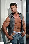 Kurt Beckmann returns to MuscleHunks.com with a new collection of video clips, assembly a total of 31 clips available of the stunning German