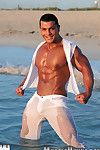 As A pretty as a classic photograph star, yet rippled respecting deeply tanned 21st Century muscles, new MH.com muscleman Omar Fabrouk has been a head turner all of his charmed life. We first see Omar during his early morning solitary beach meditation, pr