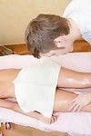 seksuele lieverd Nataly Goud is stretching billen Lust voor dieper Muff neuken