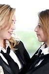 La realidad Adolescente lesbianas hotties Cali Chispas y Kelly Greene Intermitente suave el amor jaulas