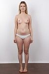 बहुत सुन्दर युवा लड़की खड़े नग्न