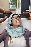 Größte Liebe muffins nerd Mia Khalifa Nimmt auf Doppel Knöpfe in ein verschwitzt threemsome