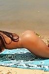 Aberrante Latina cutie ángel Con Bronceada La piel beneficios de rid de su Bikini al aire libre