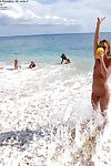 Nude jovem teen idade Anjos no óculos de sol Ter alguns Ter benefício a partir de no o Praia