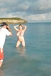 gigantesco bazucas chicas posando en Playa enorme Boob El PARAÍSO afectuoso