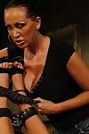 Sujeción dominatrix Perra Mandy Brillante se expande girl\'s muff Con sexual ley de Herramientas