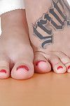 Barefoot Latin cutie MILF Sheena Ryder showing off painted toes and trimmed bawdy cleft