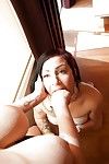 Tori Lux si inginocchia giù prima Di Il suo Curvy femmina Dominante arabelle Raffaello