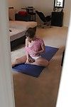 Flexy genç Rina Ryder sunar onu küçücük billibongs oysa eylem onu Yoga Takip