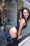 Franceska jaimes pilé dans Son gazoo dans Un public Frapper Boutique