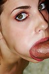 Charlotte Webb gibt Unversöhnlich Sinus cavernosus Mund Mit Gesichtsbehandlung
