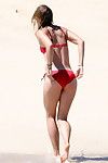Maria sharapova muestra su sudoroso ano en rojo y de ébano bikinis