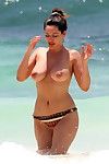 Kelly Brook erótica La danza su Bikini dom en el Playa