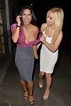 Melissa Reeves e Kayleigh Morris Boob leccare in pubblico