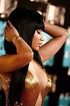 Nicki Minaj mostrando off Il suo gigante amore bolle per mtv