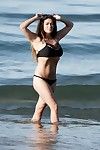 Casey batchelor en sueur bikini la tétine Voyage et underboobs