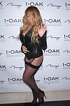 Mariah Carey Mostrando Culo en morena ropa interior y medias de nylon