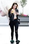 Bella Thorne Arrotondati in Pizzo raccolto dom e strappato jeans