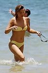 Kate Hudson Mông trong một thì bé tí VÀNG bikini Sẵn sàng