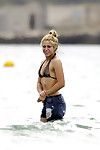 Shakira içinde bir cimri kemer Bikini at bu Plaj
