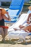 Kate Hudson tanning haar Prachtig Bikini kont