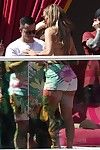 Jennifer lopez Boobsy et haut sur pattes dans bikini dom et sous-vêtements