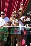 Jennifer Lopez Boobsy ve Uzun bacaklı içinde Bikini dom ve iç çamaşırı