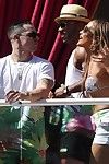 Jennifer Lopez Boobsy und langbeinige in Bikini dom und Unterwäsche
