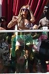 Jennifer López Boobsy y piernas largas en Bikini dom y ropa interior