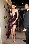 Kendall Jenner braless zeigen große Spaltung und Beine