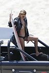 Kelly rohrbach Catturato Topless a un bikini scarico