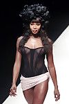 ohne Kleidung schwarz Promi Naomi campbell posing in öffentliche