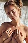 anthea Page Topless Attrayant Un les bains :Par: l' Plage