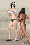 krysten ritter e Angelique cabral in Mini bikini set