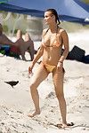 Joanna krupa göğüs düğme Güz içinde Kompakt payetli Bikini