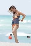 Joanna krupa boob button Fallen in Kompakt Pailletten Bikini