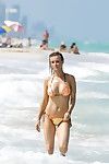 Joanna krupa göğüs düğme Güz içinde Kompakt payetli Bikini