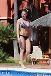 Gemma atkinson Titsy içinde çiçek Bikini Havuz