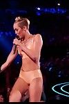 dit Miley Cyrus nip slip zal geven u Een achy Slang y part.