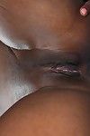 brown femdom Tori Taylor showcasing cô ấy trong nature\'s garb Chân và Facesitting một đực