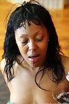 Чернявые Chicito дает facefucking для Злопамятный Секс крем в челюсти