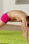 Esmer saç Amatör jimnastikçi sayılır için hayır şey için erotik Yoga