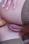 हंसमुख महिला dears का उपयोग करें उनके पट्टा पर लंड उत्तेजक औधधि के लिए कुछ विकृत मलाशय के छेद संतोष