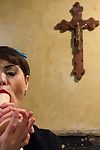 in Ihr 1st entfesseln ever, Audrey noir Spielt ein Neugierig Jungfrau Nonne in bohren wer