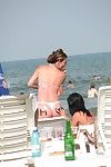 अच्छा मिश्रण के नग्न खरा चित्र लिया पर के समुद्र तट