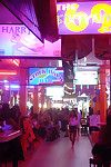 Pattaya cerveja Varinha allstar com Grande cabelo fodido e candids