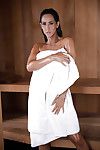 Latin chicito kraliçe Isıs aşk ifşa phat Ass için Anal parmak içinde sauna